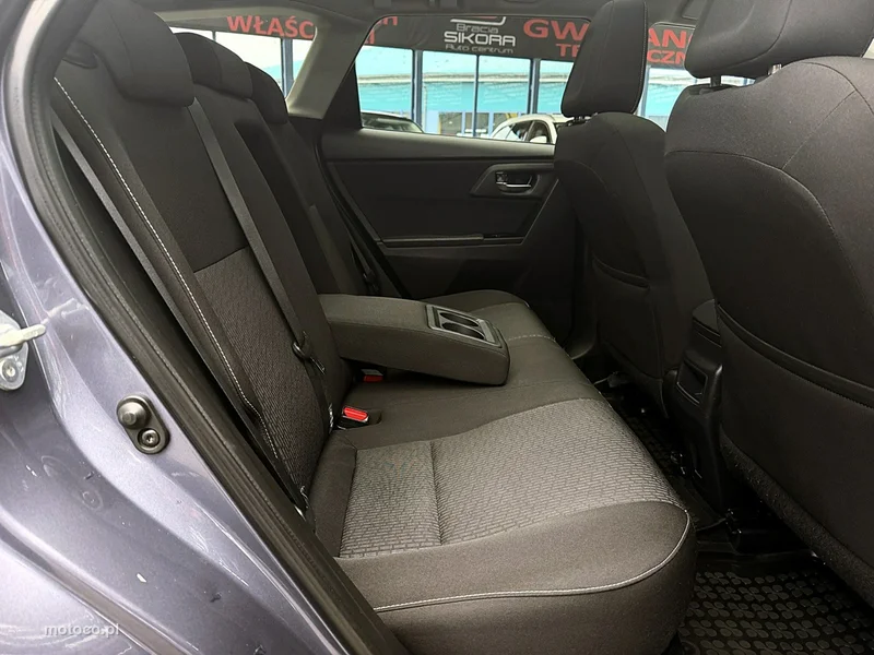 Toyota Auris E180 13
