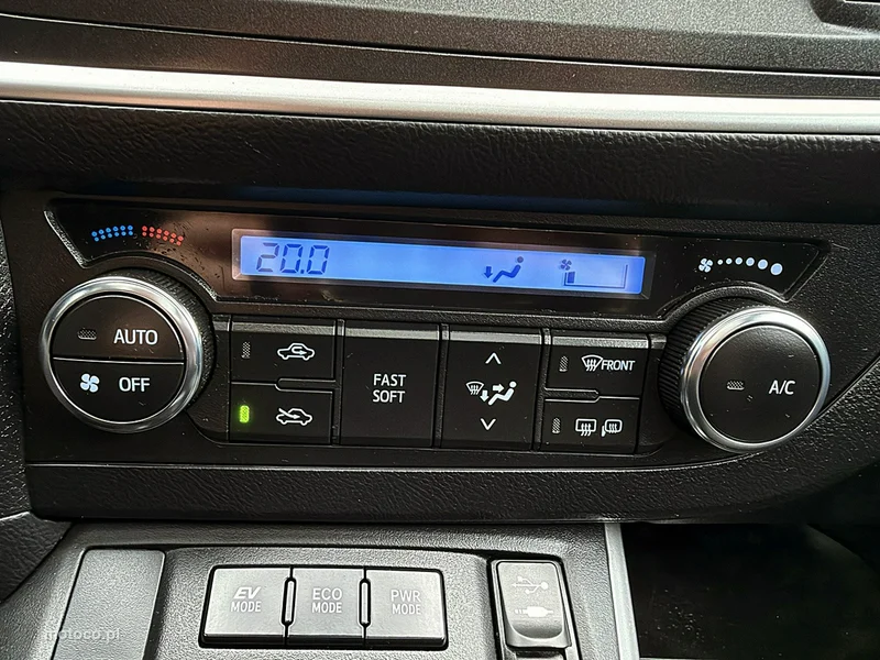 Toyota Auris E180 31
