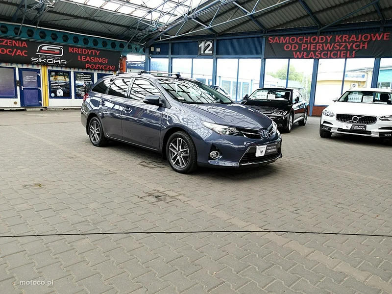Toyota Auris E180 5