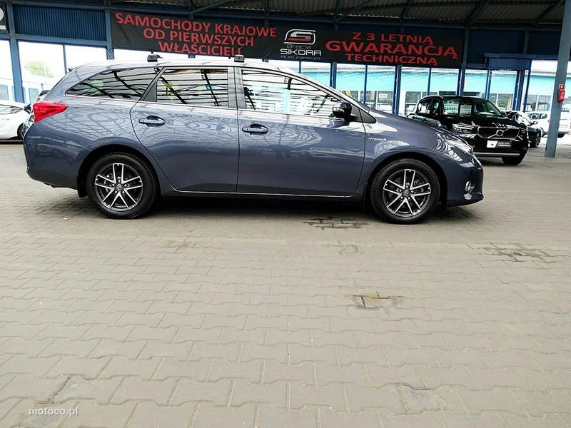 Toyota Auris E180 57