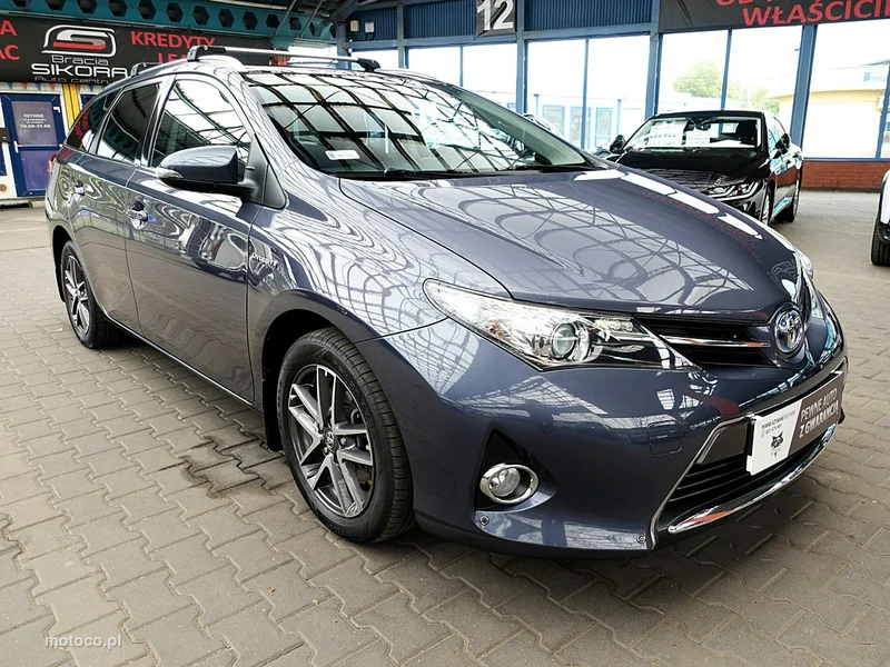 Toyota Auris E180 61