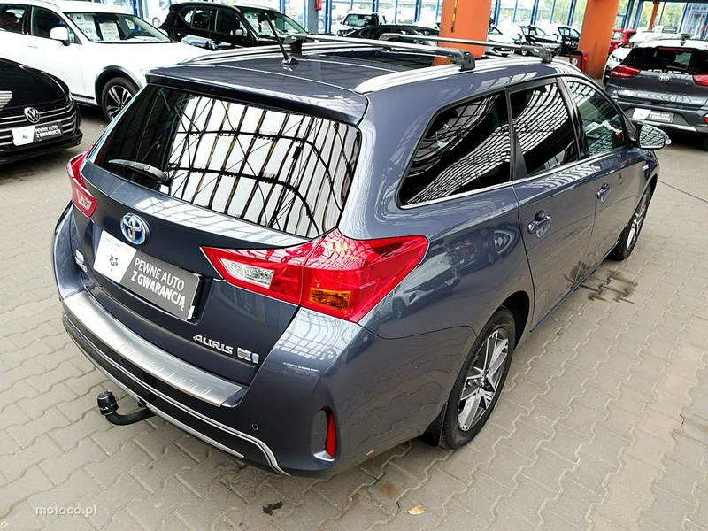Toyota Auris E180 64