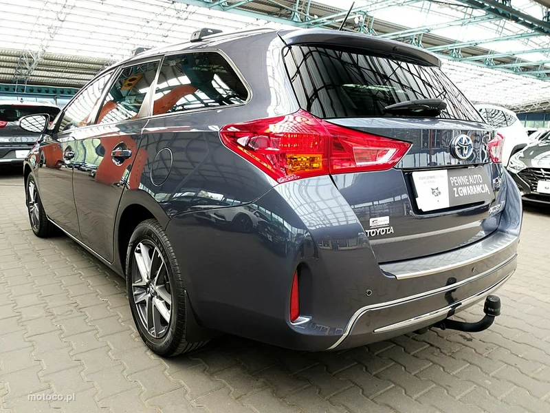 Toyota Auris E180 9