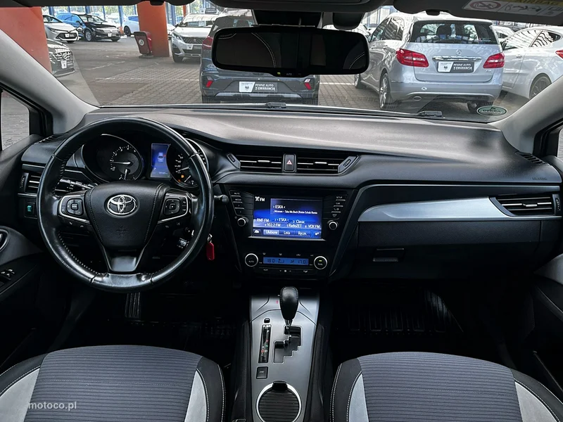 Toyota Avensis T27 13