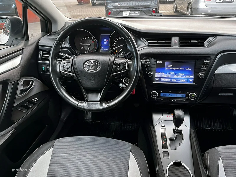 Toyota Avensis T27 14