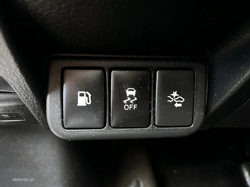 Toyota Avensis T27 19