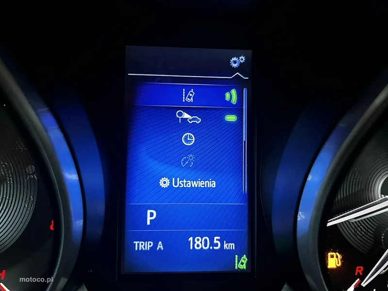 Toyota Avensis T27 33