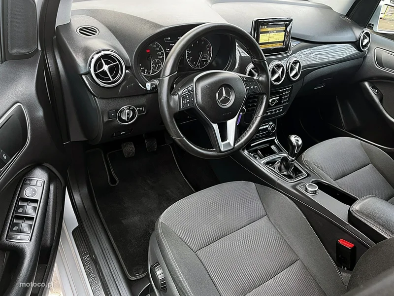 Mercedes-Benz Klasa B W246 B 180 16