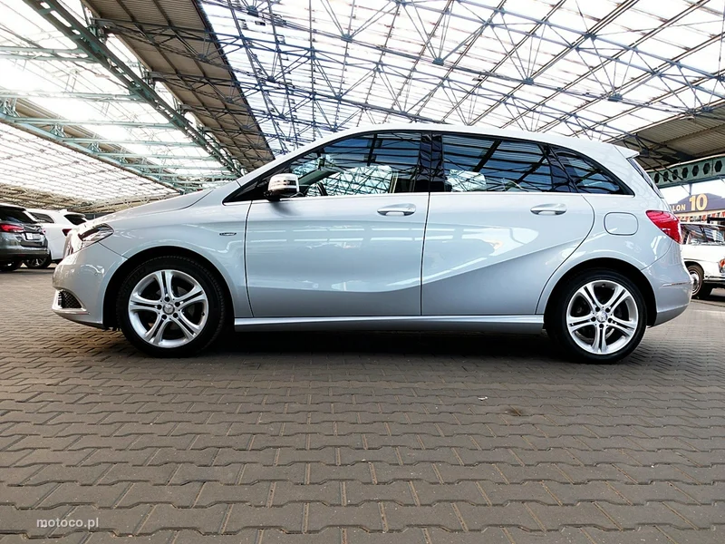 Mercedes-Benz Klasa B W246 B 180 51