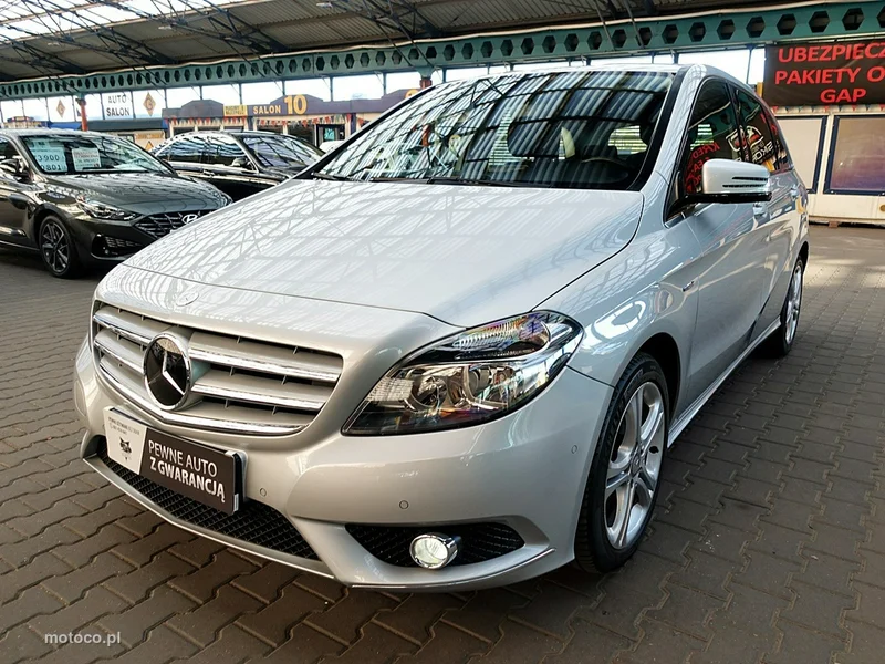 Mercedes-Benz Klasa B W246 B 180 61