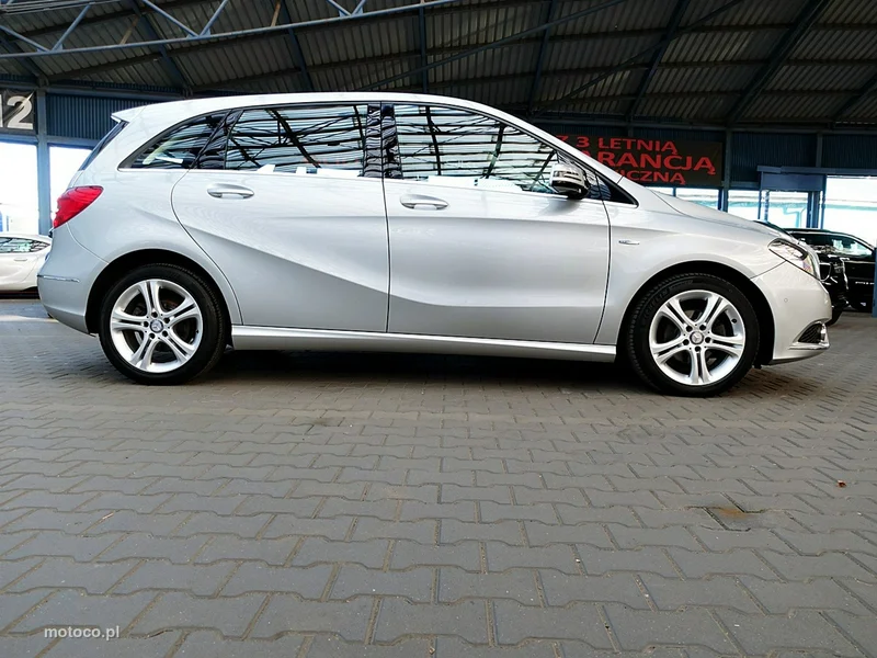 Mercedes-Benz Klasa B W246 B 180 64