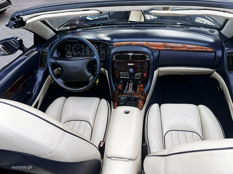 Aston Martin DB7 21