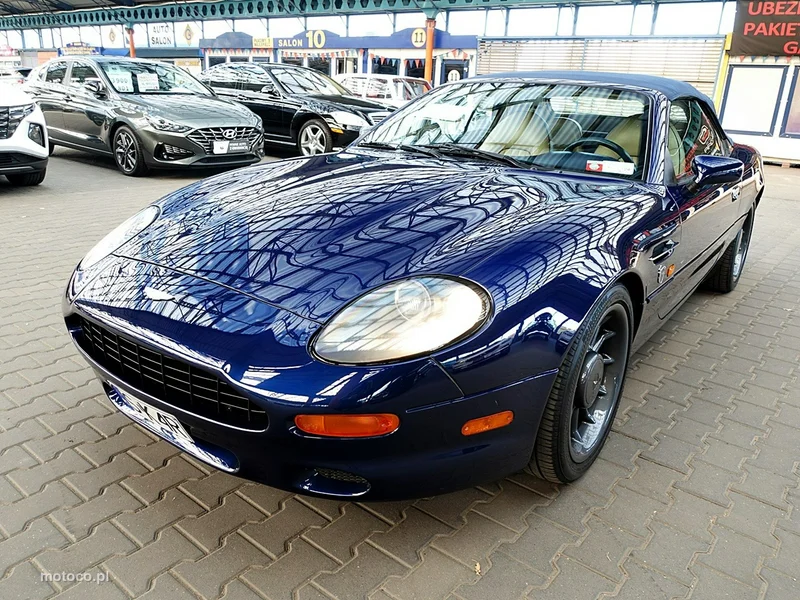 Aston Martin DB7 8