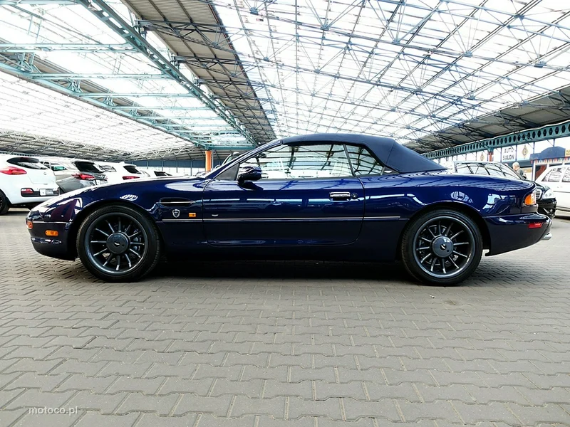 Aston Martin DB7 9