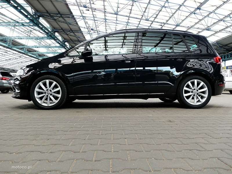 Volkswagen Golf Sportsvan VII 74