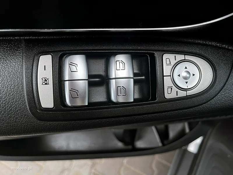 Mercedes-Benz Vito 19