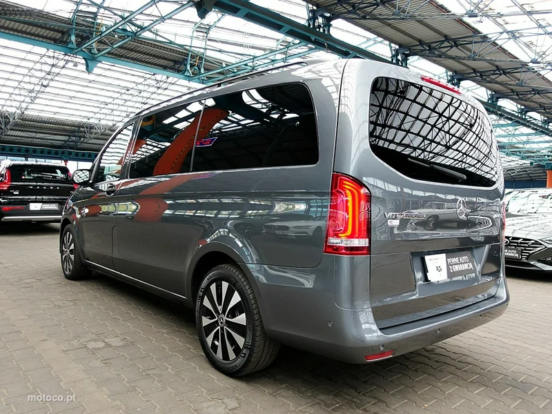 Mercedes-Benz Vito 9