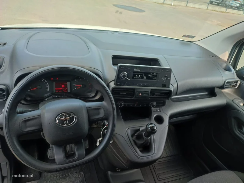 Toyota Proace City 16