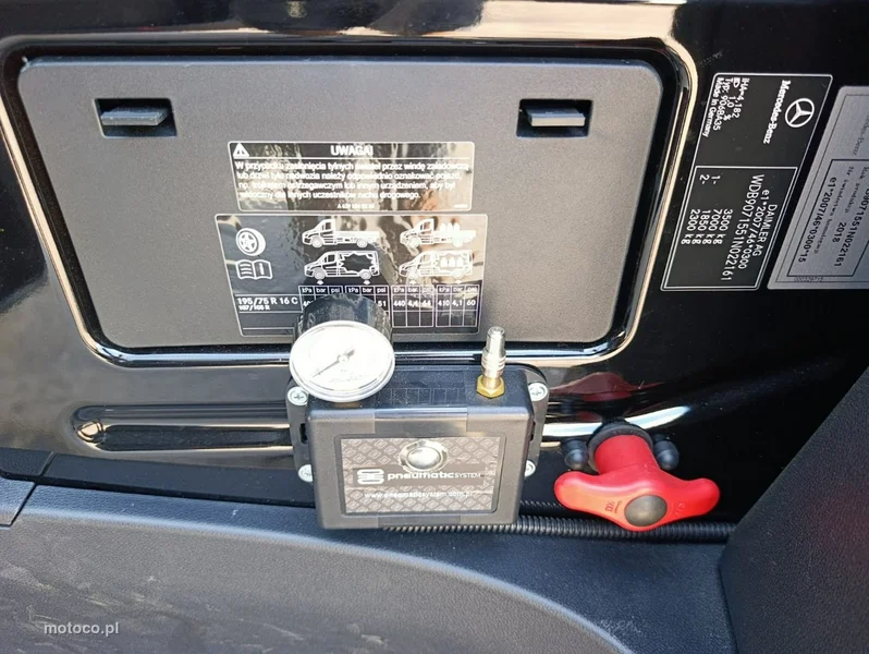 Mercedes-Benz Sprinter 11