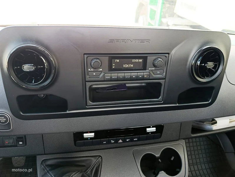 Mercedes-Benz Sprinter 12
