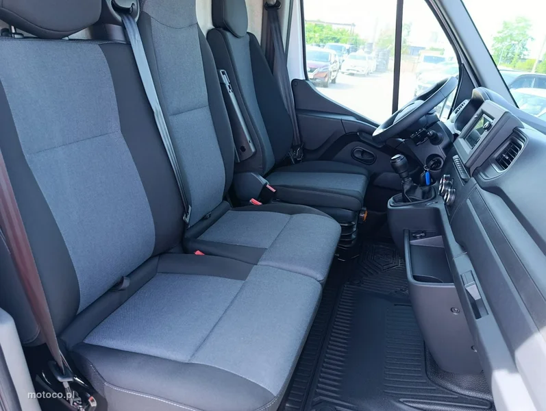 Renault Master 28
