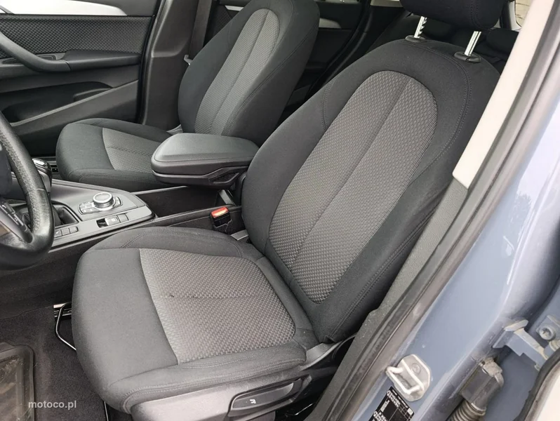 BMW X1 F48 12