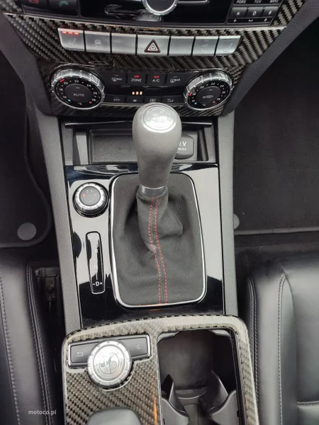 Mercedes-Benz Klasa C W204 C 63 AMG 23