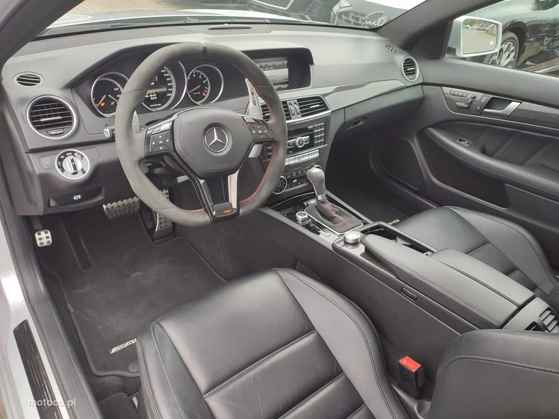 Mercedes-Benz Klasa C W204 C 63 AMG 5