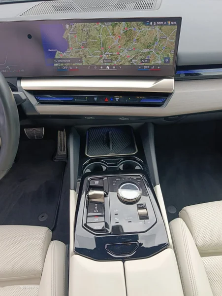 BMW Seria 5 G60 520 13