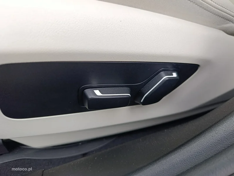 BMW Seria 5 G60 520 15