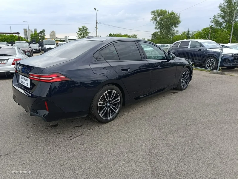 BMW Seria 5 G60 520 27