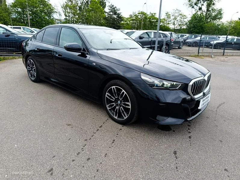 BMW Seria 5 G60 520 38