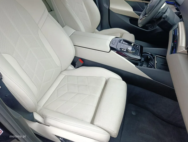 BMW Seria 5 G60 520 10