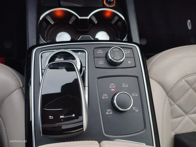 Mercedes-Benz GLS Klasa 28