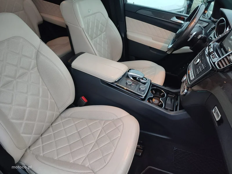 Mercedes-Benz GLS Klasa 42