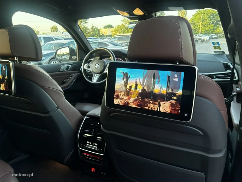 BMW X7 G07 11