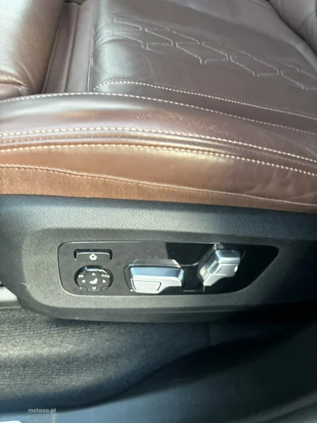 BMW X7 G07 28