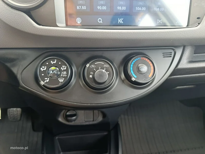 Toyota Yaris XP130 12