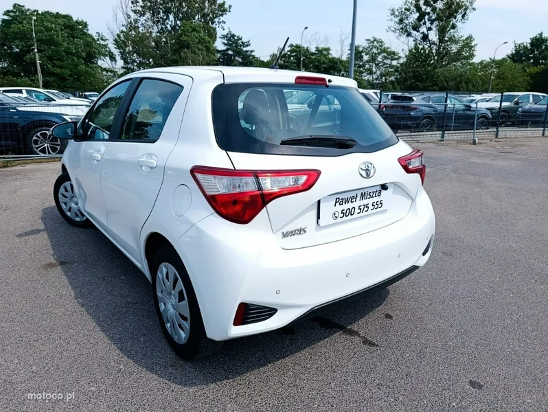 Toyota Yaris XP130 17