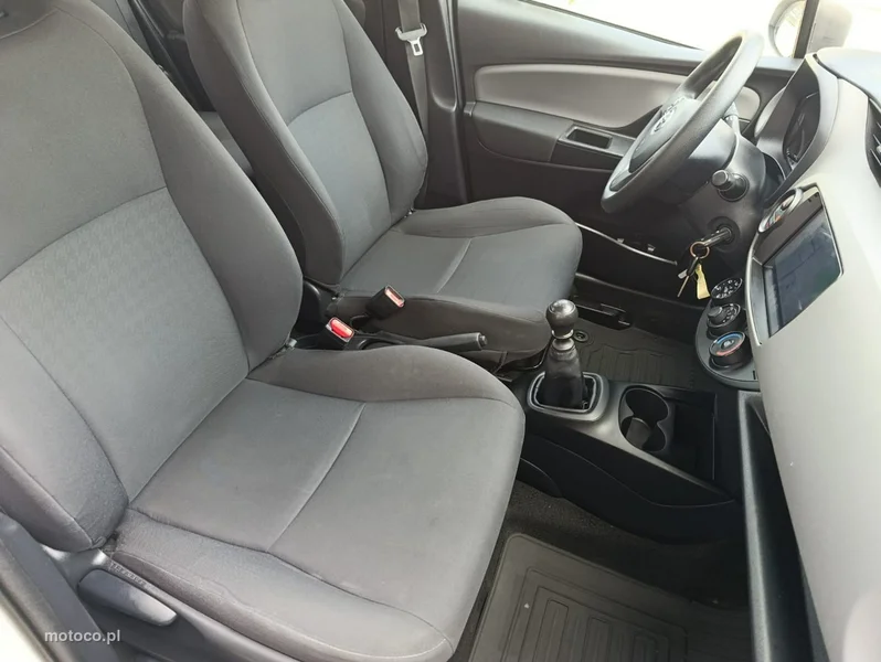 Toyota Yaris XP130 25
