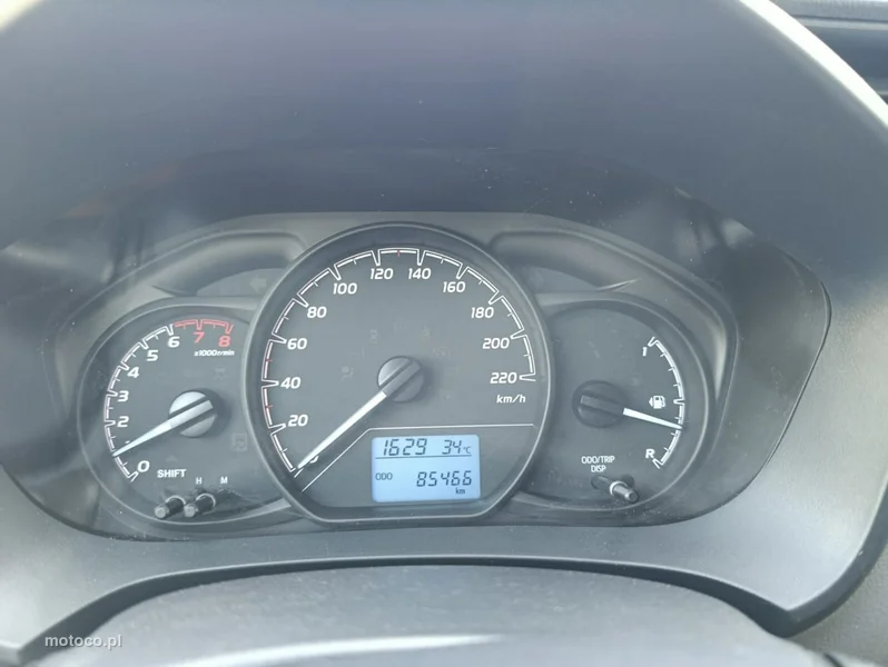 Toyota Yaris XP130 16