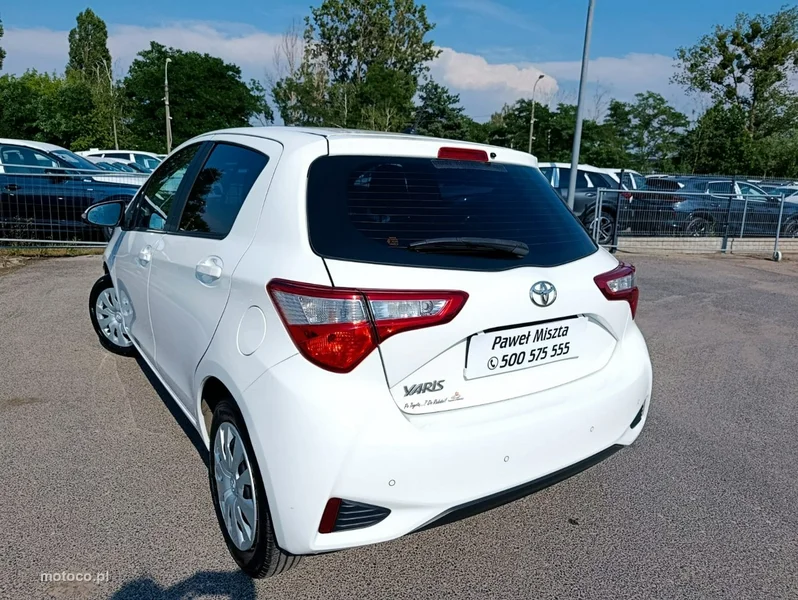Toyota Yaris XP130 18