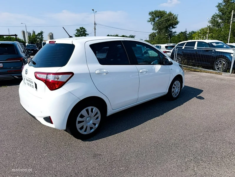 Toyota Yaris XP130 21