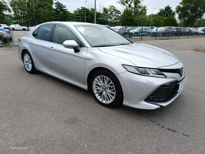 Toyota Camry XV70 12