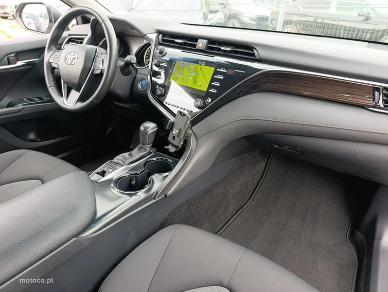 Toyota Camry XV70 14