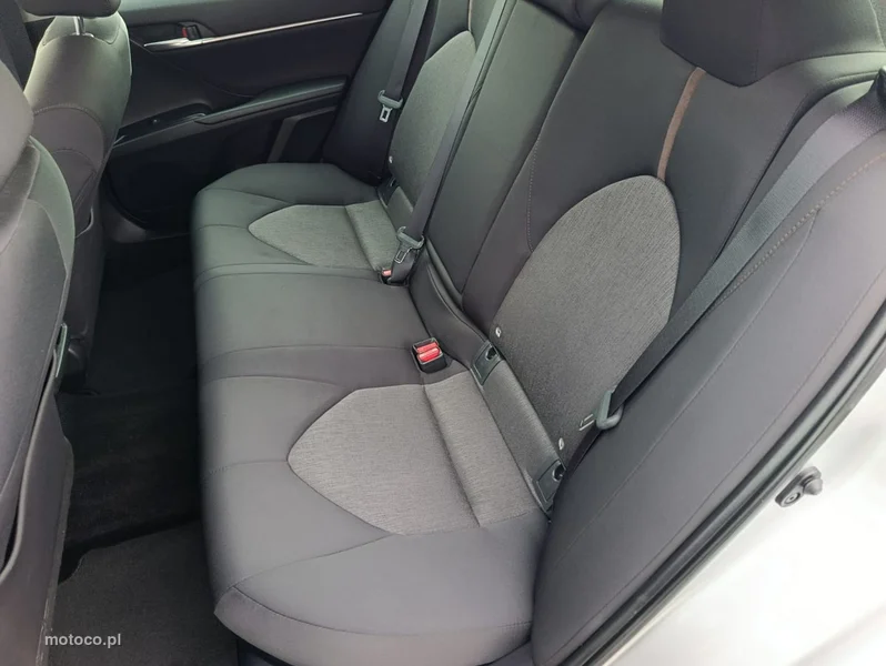 Toyota Camry XV70 17