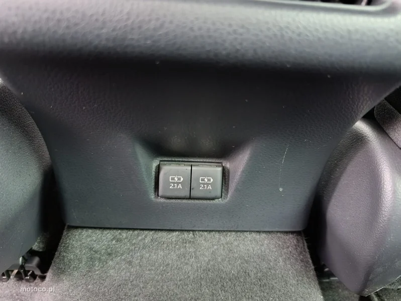 Toyota Camry XV70 18