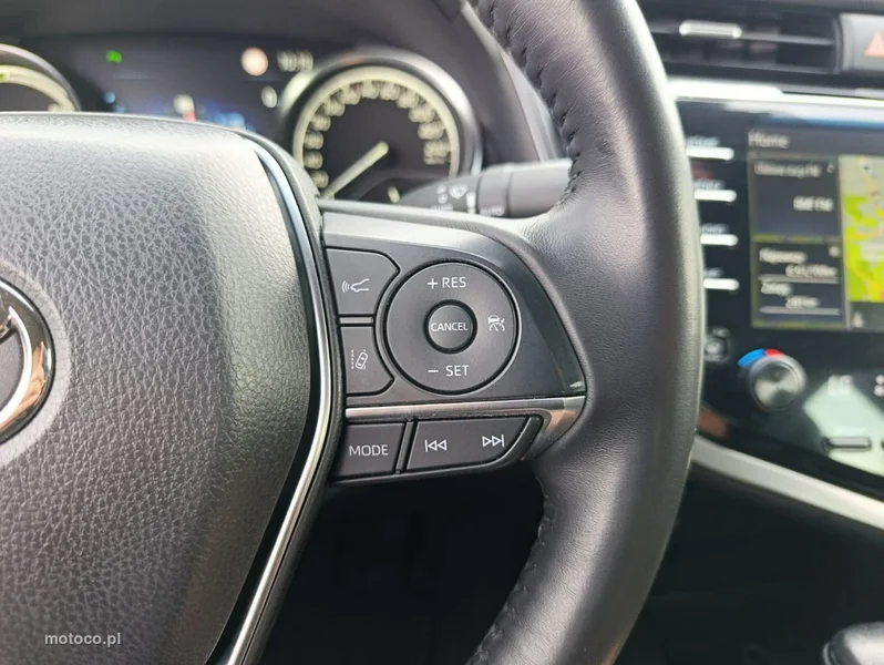 Toyota Camry XV70 19