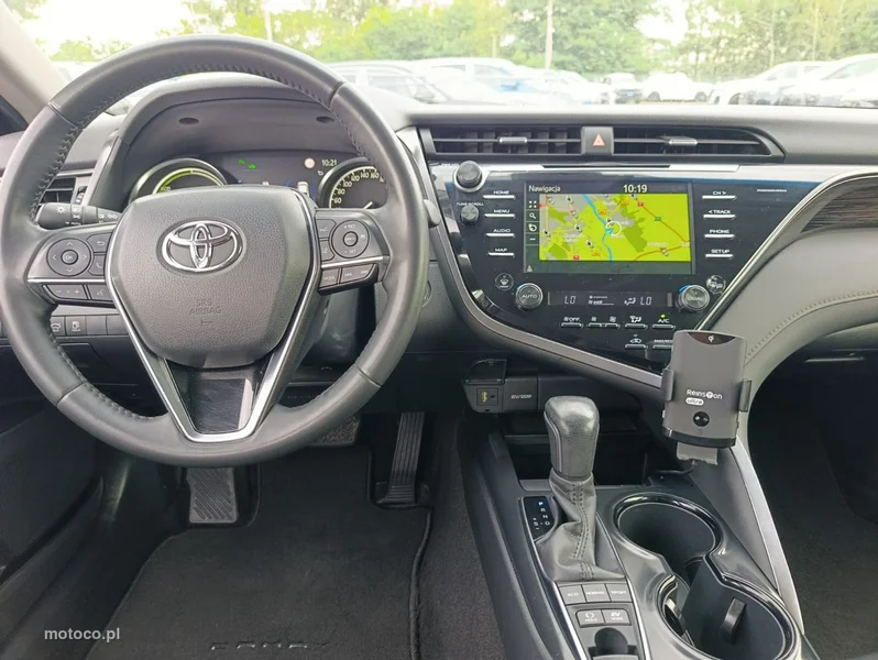 Toyota Camry XV70 5