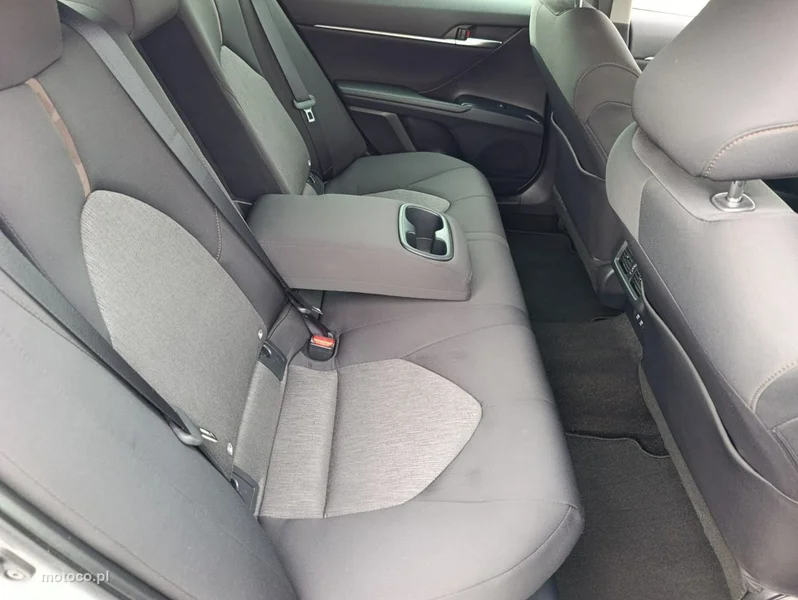 Toyota Camry XV70 9